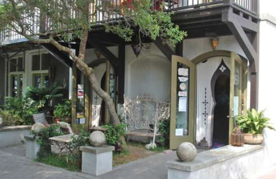 An example of a series of small commercial dooryards